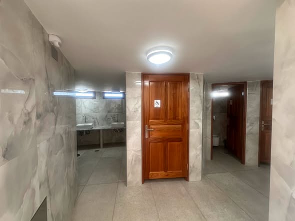 Toiletten am Ethnigeria-Platz