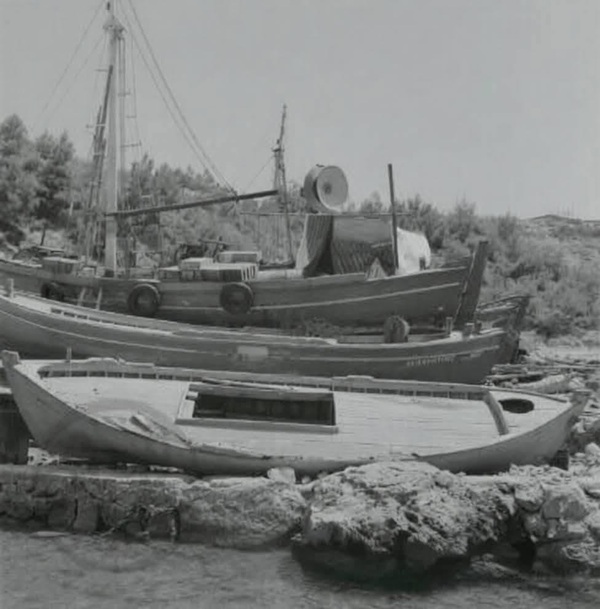 Werft in der Bucht von Kolona