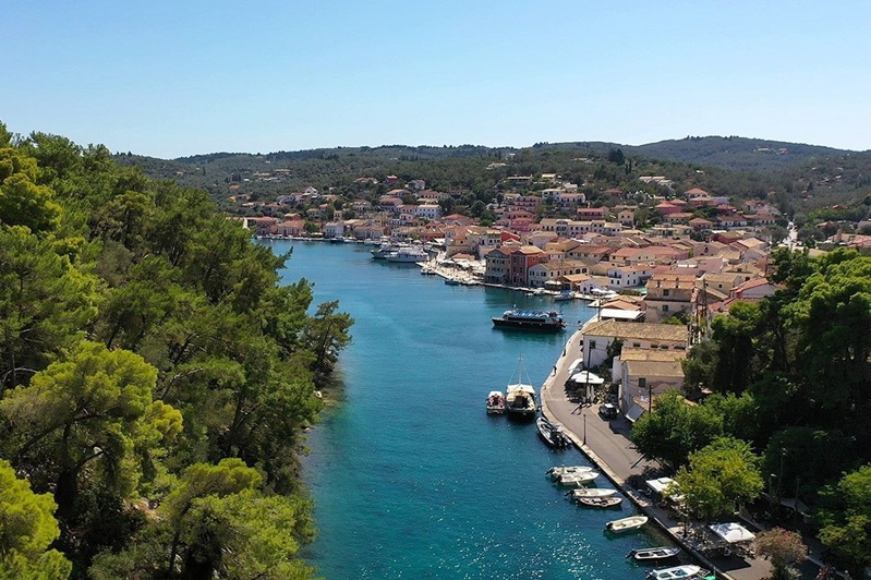 gaios_visit-paxi.jpg