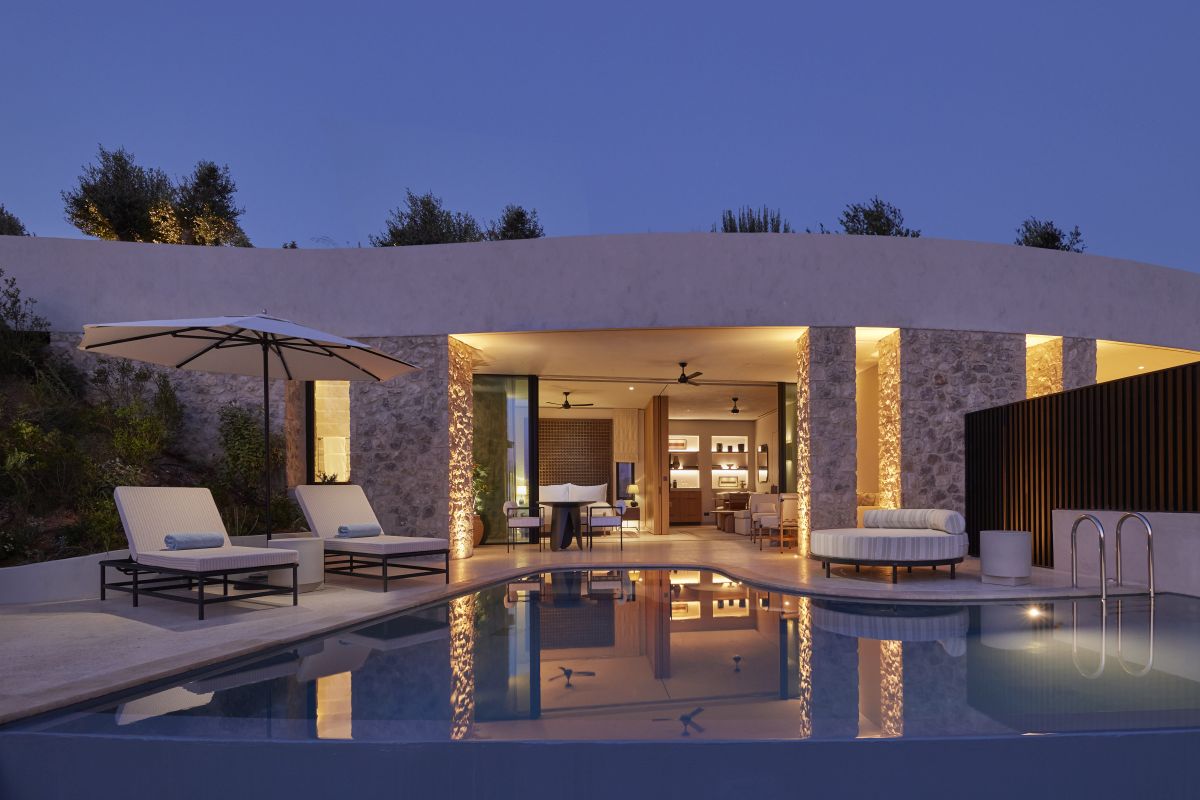 <img alt="Mandarin Oriental, Costa Navarino" height="167" src="media/athennews/Hotels/Costa-Navarino-Aerial_4.jpg" width="250" />