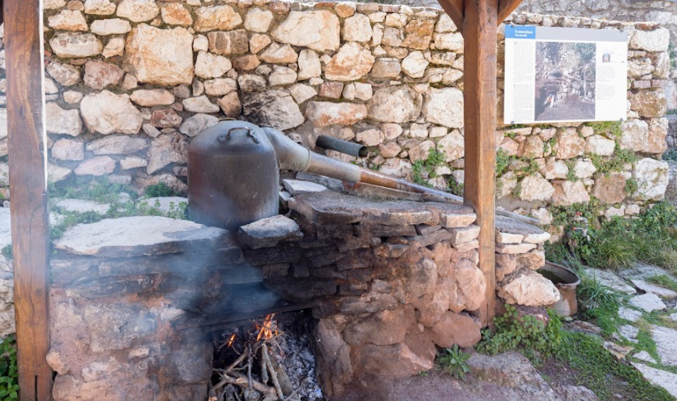 Brennblase um Tsipouro herzustellen