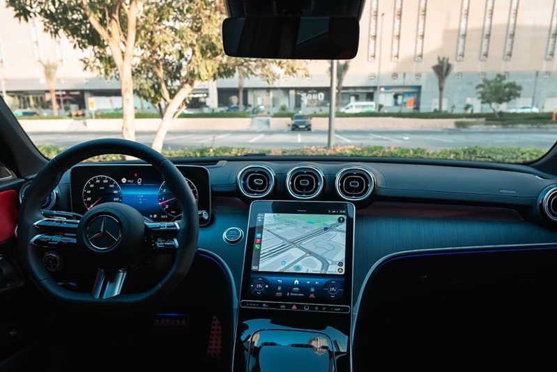 Ein digital ausgestattetes Mietfahrzeug, das den app-basierten, schlüssellosen Fahrzeugzugang widerspiegelt, den Woop Drive an ausgewählten Standorten anbietet. Fotoquelle: Woop Drive