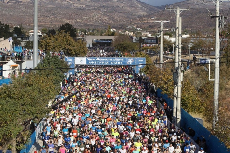 Die Startlinie des 42-km-Marathons im Marathonstadion. Fotoquelle: Authentic Athens Marathon