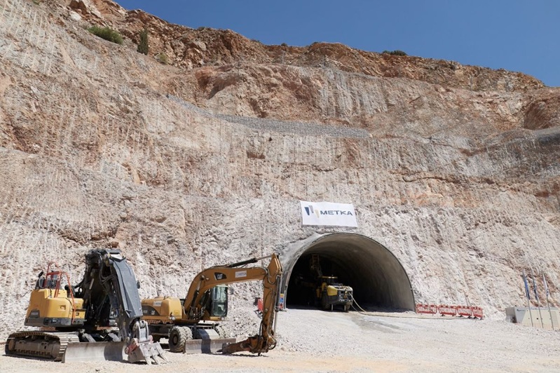Bau des Vathrovouni-Tunnels